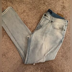Aeropostale Distressed Men’s Jeans